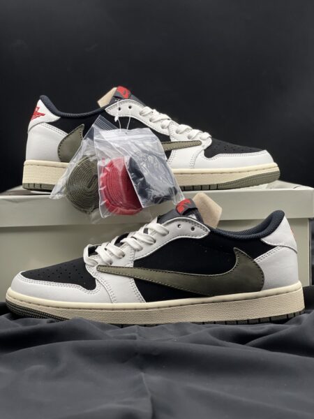 Air Jordan 1 Low Travis Scott Olive-Size 6 N$1499