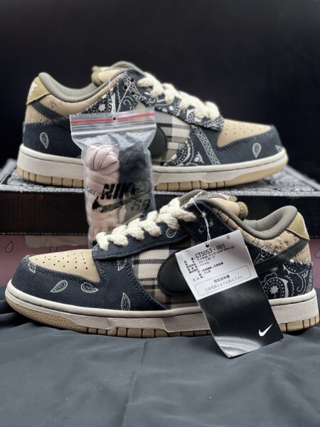 Dunk SB Low Travis Scott Euro 39/UK5.5 N$1450