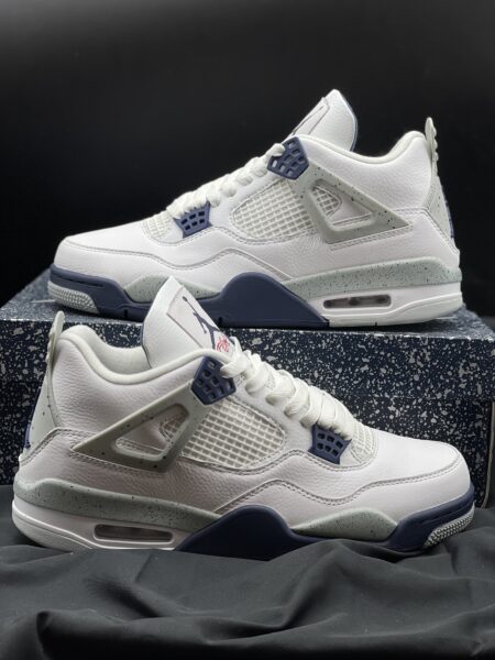 Air Jordan 4 Retro Midnight Navy size 8 available N$1680