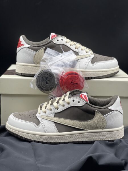 Air Jordan 1 Low x Travis Scott Reverse Mocha Size 5.5/6.5/8 available N$1499/Pair