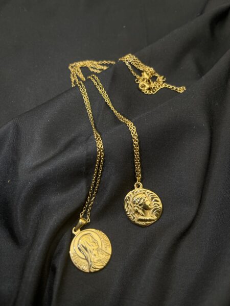 High end coin chain N$180/1