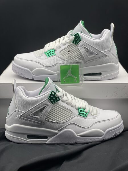 Air Jordan 4 Retro Metallic Green Size 8.5/10 N$1689/Pair