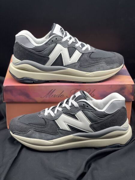 New Balance 5740 Sea Salt/Black fits size 9 N$1350