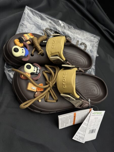 Crocs Classic All Terrain Clog Roomy fit UK6-7 N$680